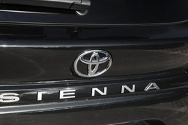 2024款丰田赛那SIENNA