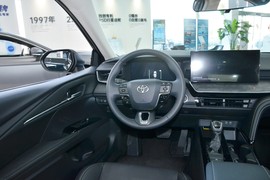 2024款丰田凯美瑞