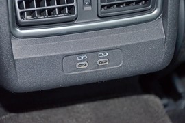 2024款丰田凯美瑞