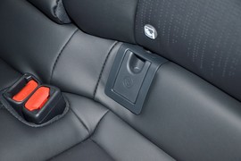 2024款丰田凯美瑞