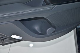 2024款丰田凯美瑞