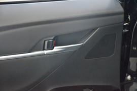 2024款丰田凯美瑞