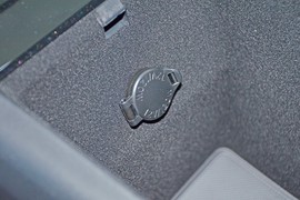 2024款丰田凯美瑞