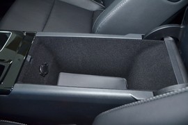 2024款丰田凯美瑞