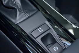 2024款丰田凯美瑞