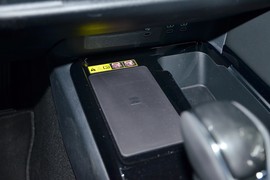 2024款丰田凯美瑞