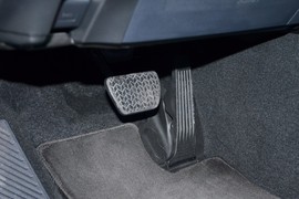 2024款丰田凯美瑞