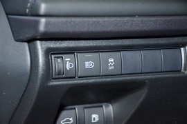 2024款丰田凯美瑞