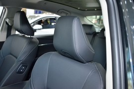 2024款丰田凯美瑞