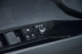 2024款丰田凯美瑞