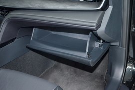 2024款丰田凯美瑞