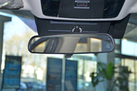 2024款丰田凯美瑞