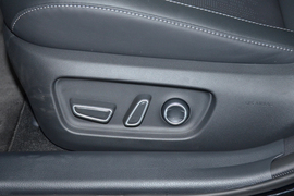 2024款丰田凯美瑞