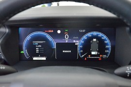 2024款丰田凯美瑞