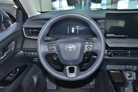 2024款丰田凯美瑞