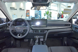 2024款丰田凯美瑞