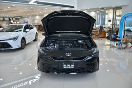 2024款丰田凯美瑞