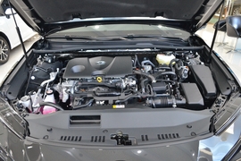 2024款丰田凯美瑞