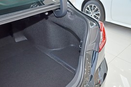 2024款丰田凯美瑞