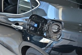 2024款丰田凯美瑞