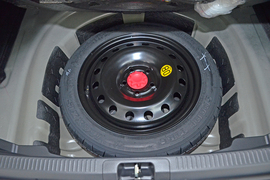 2024款丰田凯美瑞