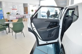 2025款丰田铂智4X