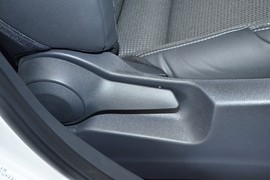 2025款丰田铂智4X