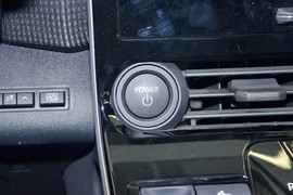 2025款丰田铂智4X