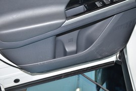 2025款丰田铂智4X