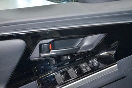 2025款丰田铂智4X