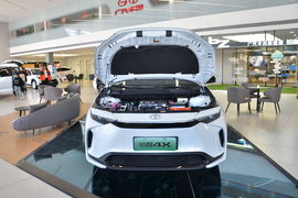 2025款丰田铂智4X