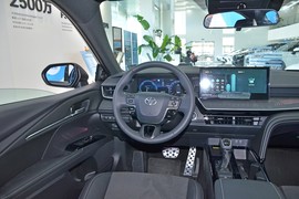 2025款丰田凯美瑞