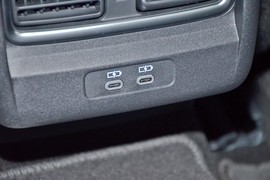 2025款丰田凯美瑞