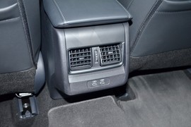 2025款丰田凯美瑞