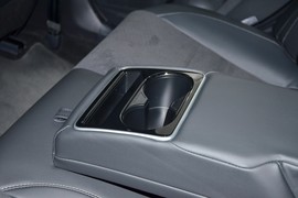 2025款丰田凯美瑞