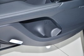 2025款丰田凯美瑞