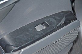 2025款丰田凯美瑞