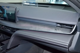 2025款丰田凯美瑞