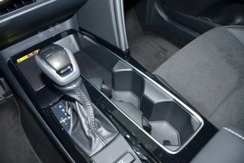 2025款丰田凯美瑞