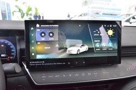 2025款丰田凯美瑞