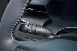 2025款丰田凯美瑞