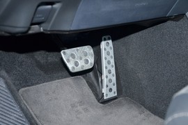 2025款丰田凯美瑞