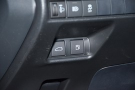 2025款丰田凯美瑞