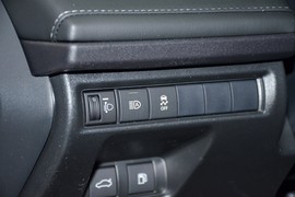 2025款丰田凯美瑞