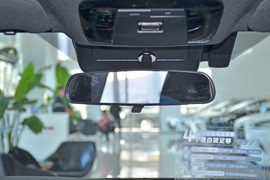 2025款丰田凯美瑞