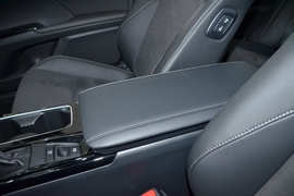 2025款丰田凯美瑞