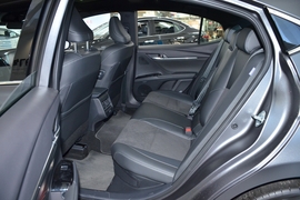 2025款丰田凯美瑞