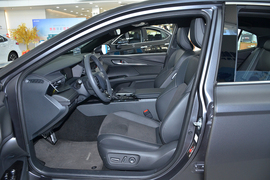 2025款丰田凯美瑞