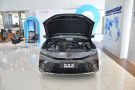 2025款丰田凯美瑞