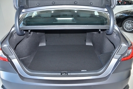 2025款丰田凯美瑞